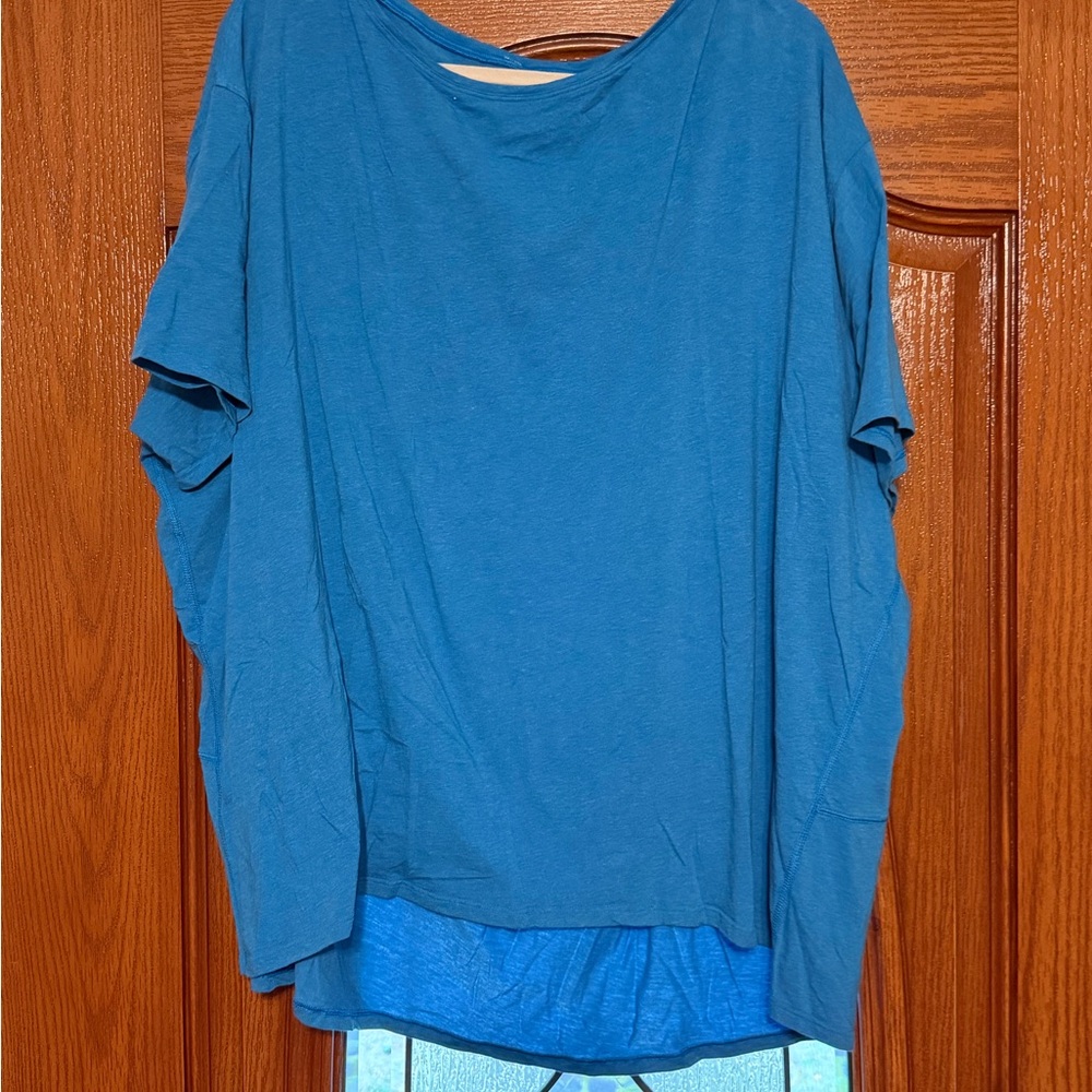 lululemon athletica back in action Poolside Blue Women's Top size 20